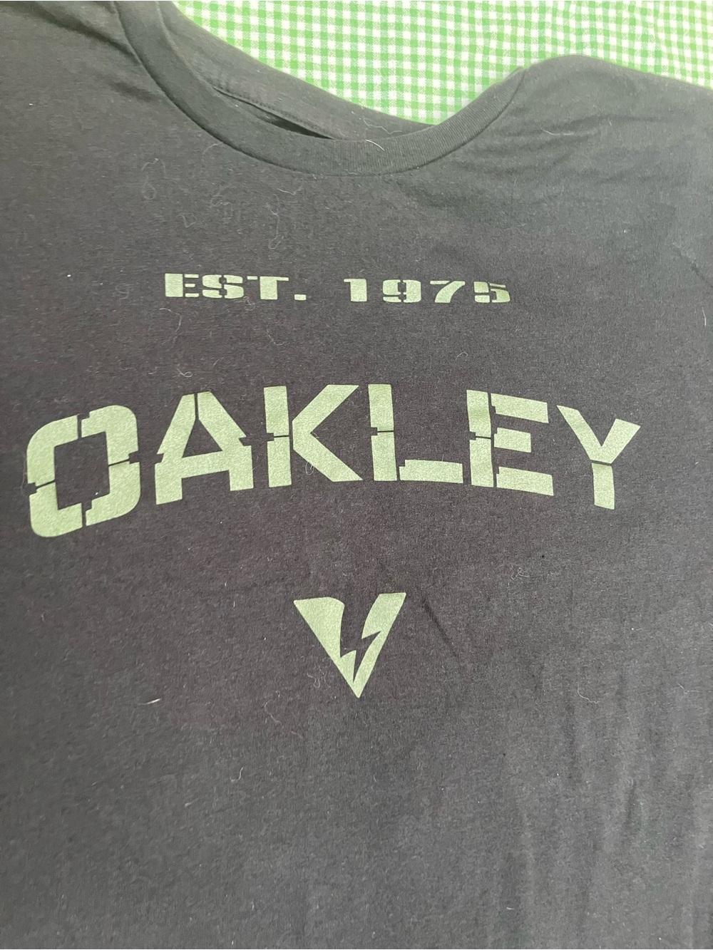 Oakley black men’s t shirt XXL